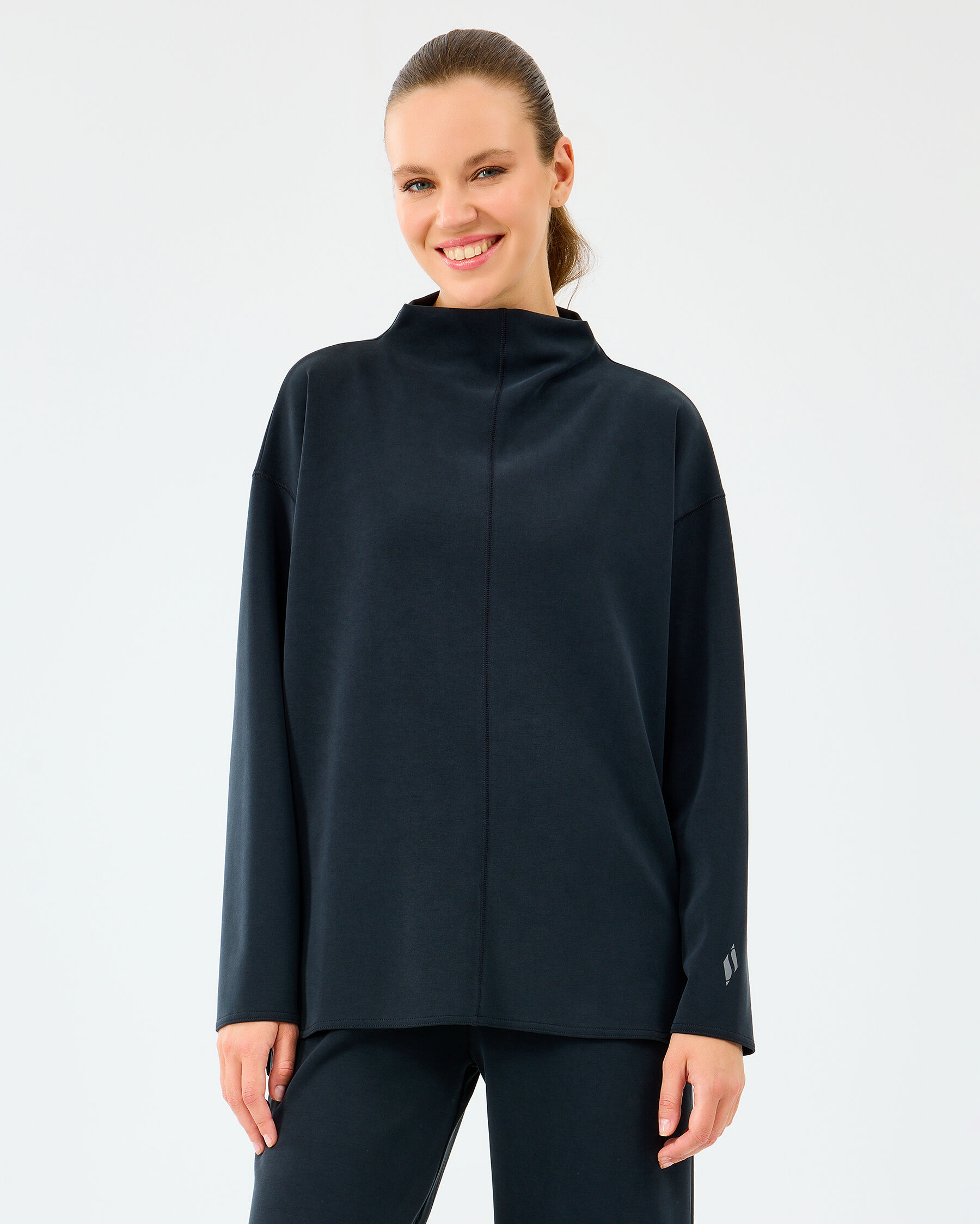 Resim W Softlux Turtleneck Asymmetric Sweatshirt