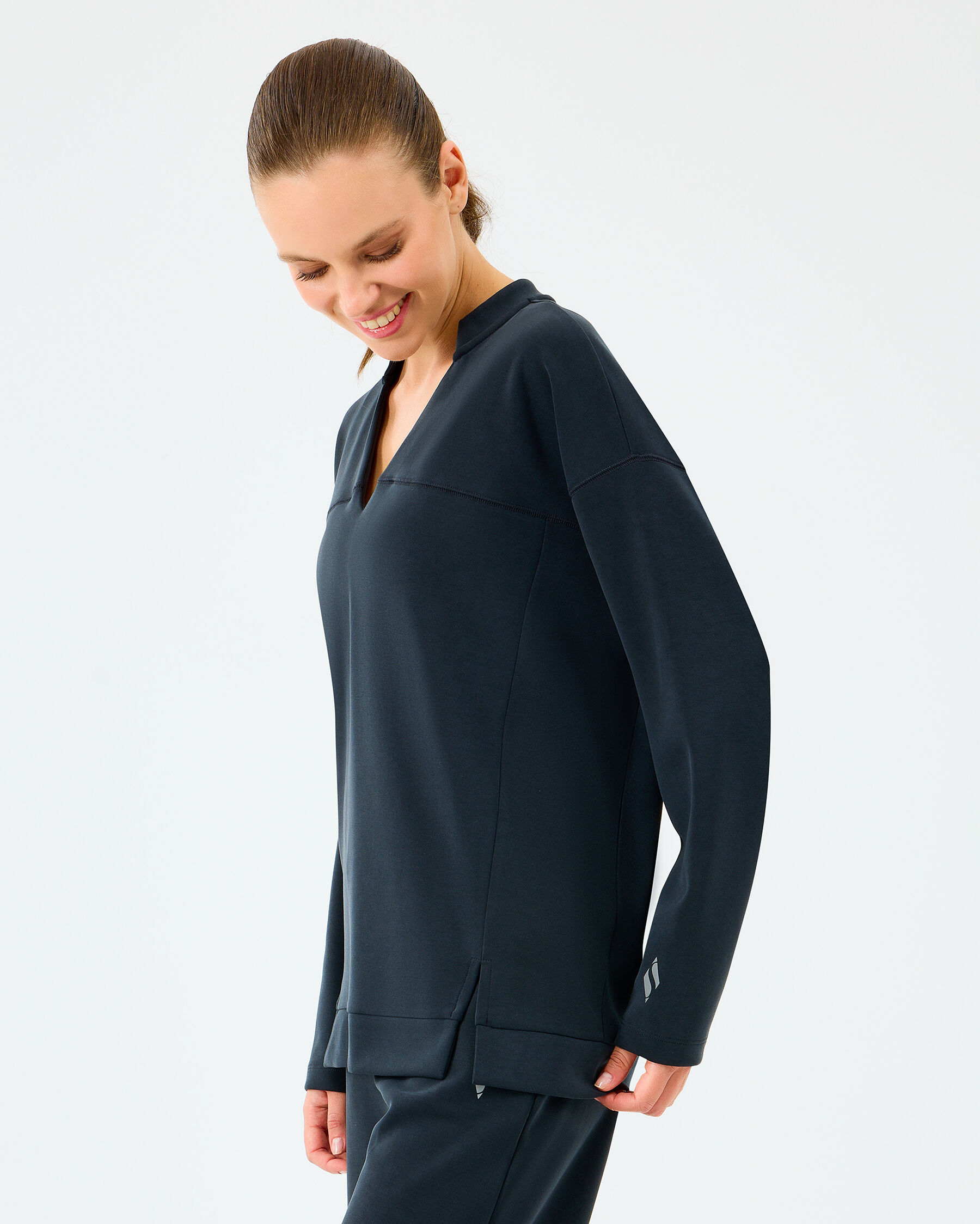 W Soft Touch V Neck Asymmetric Sweatshirt Kadın Siyah S2520064-3817