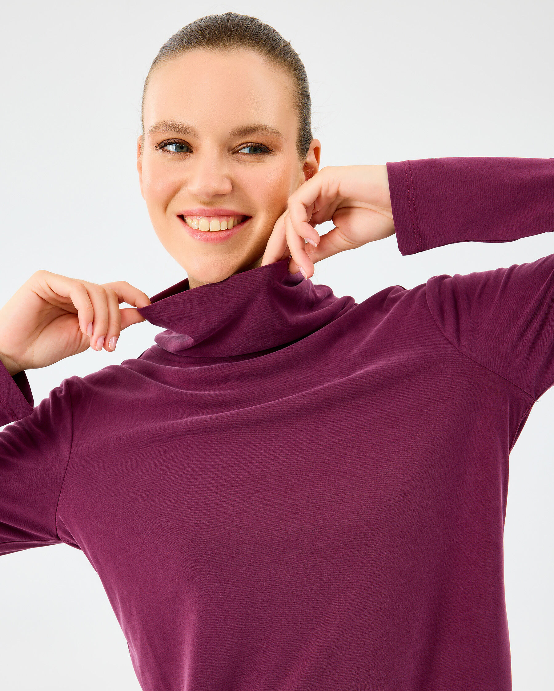 Resim W Turtle Neck Longsleeve Softluxe T-shirt