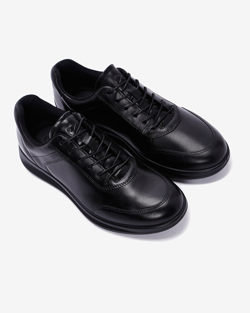 ecco mens aquet sneaker