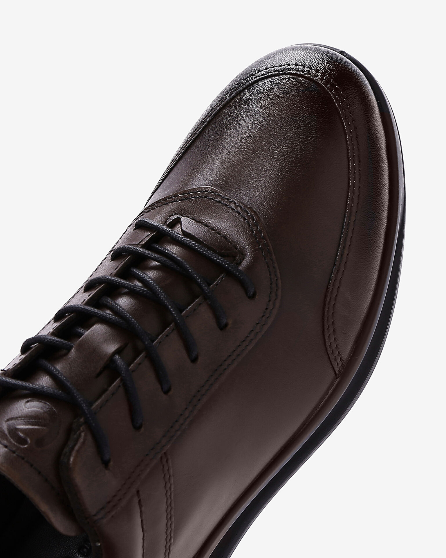 Ecco mens sales aquet sneaker